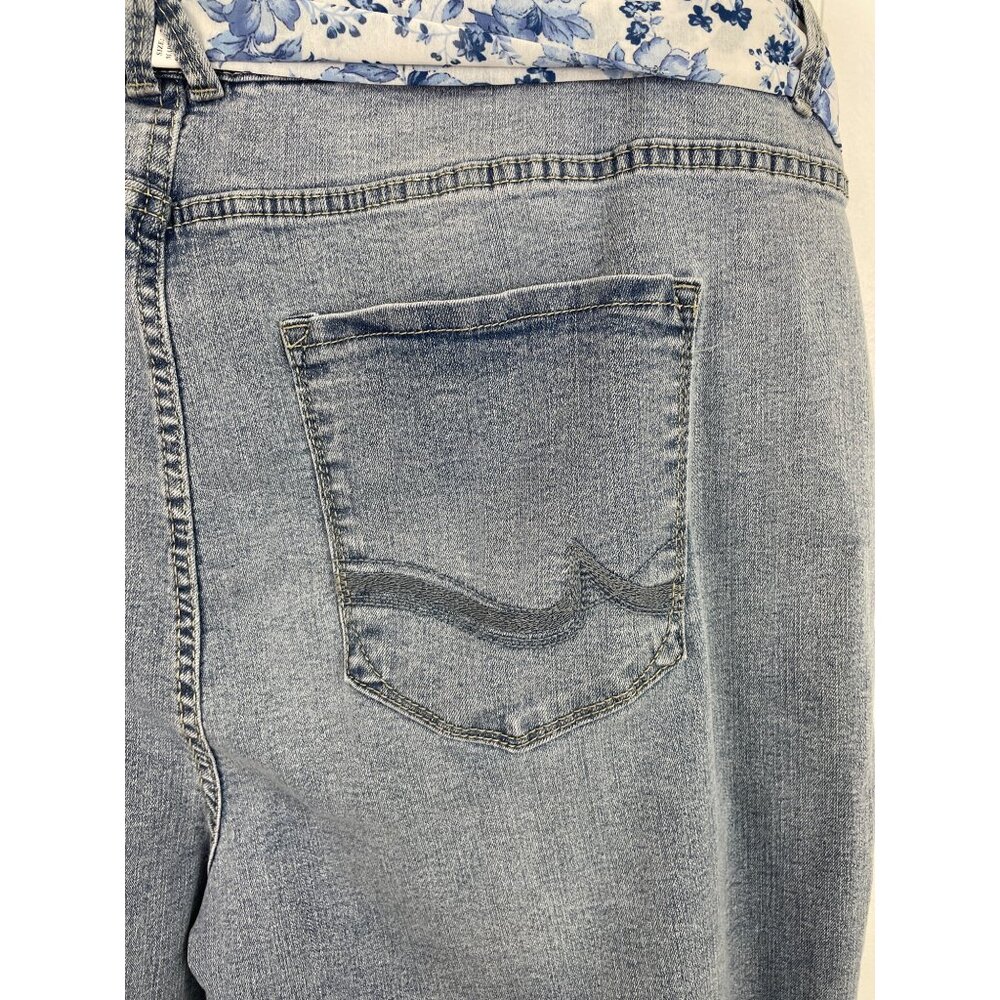 Angels Forever Young Everflex Classic Belted Denim Jean Shorts Womens Size 24W - Picture 6 of 13